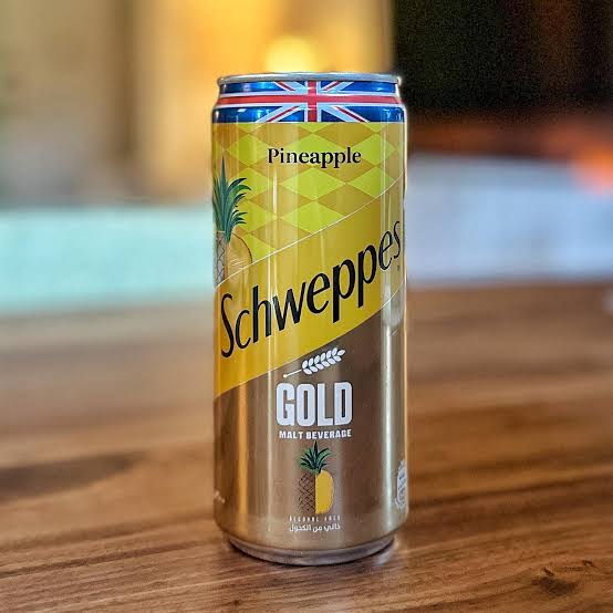 Schweppes Gold Pinapple Flavoured Soft Drink