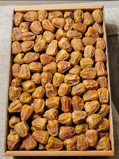 تمر سكري مفتل (٣ كيلو)  Sukkari Dates 3 Kilos (6.6 lbs)