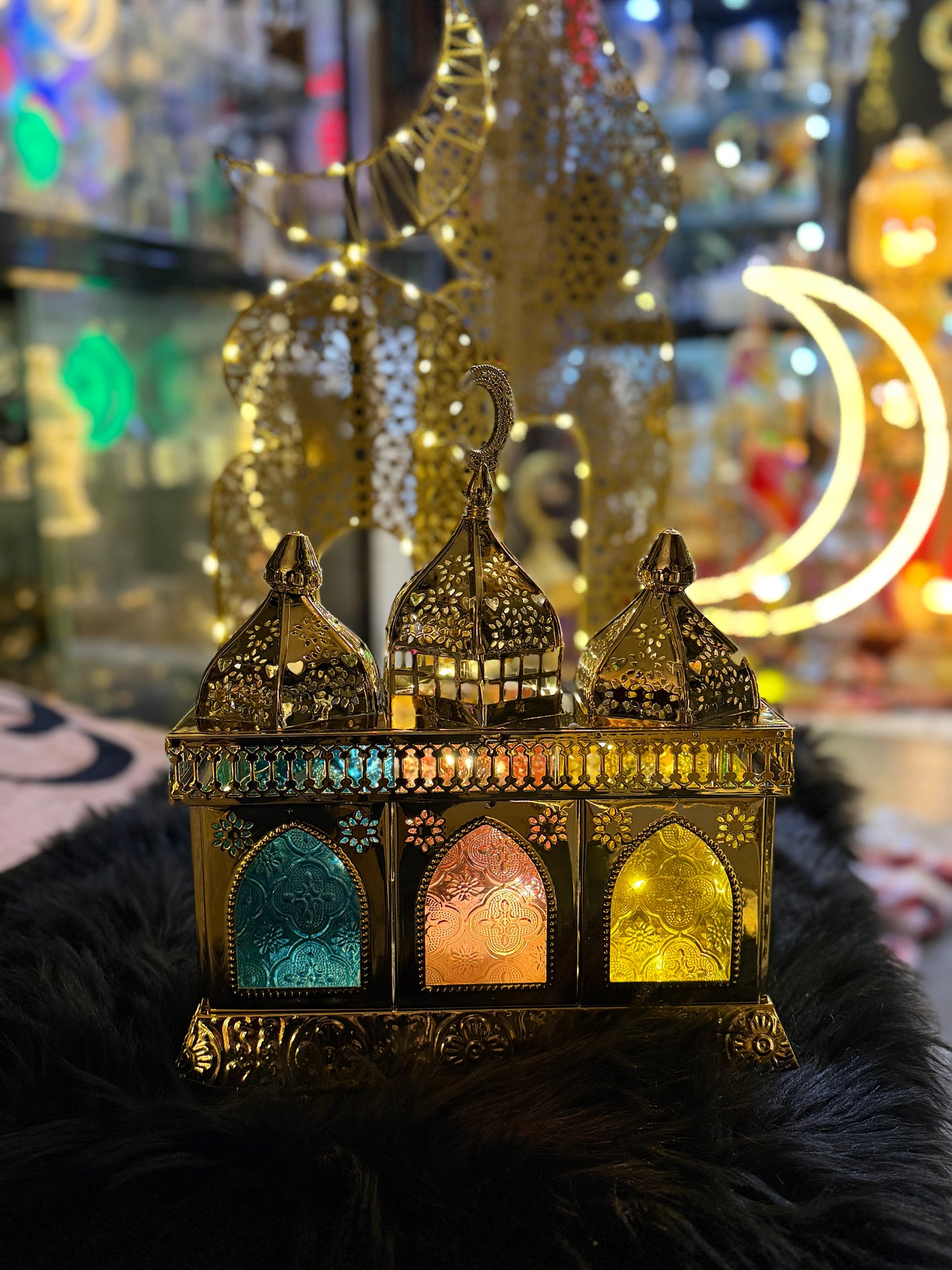 Triple Ramadan Fanoos with light