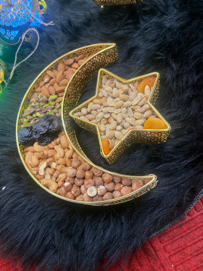 Crescent and moon nuts holder